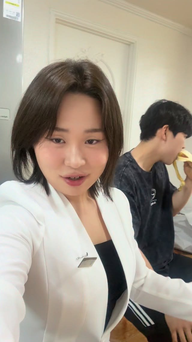 ainbag9_ 게시물 이미지: 난뤼도 아니야~ #남매 #일상 #동생 #스마일클리닉