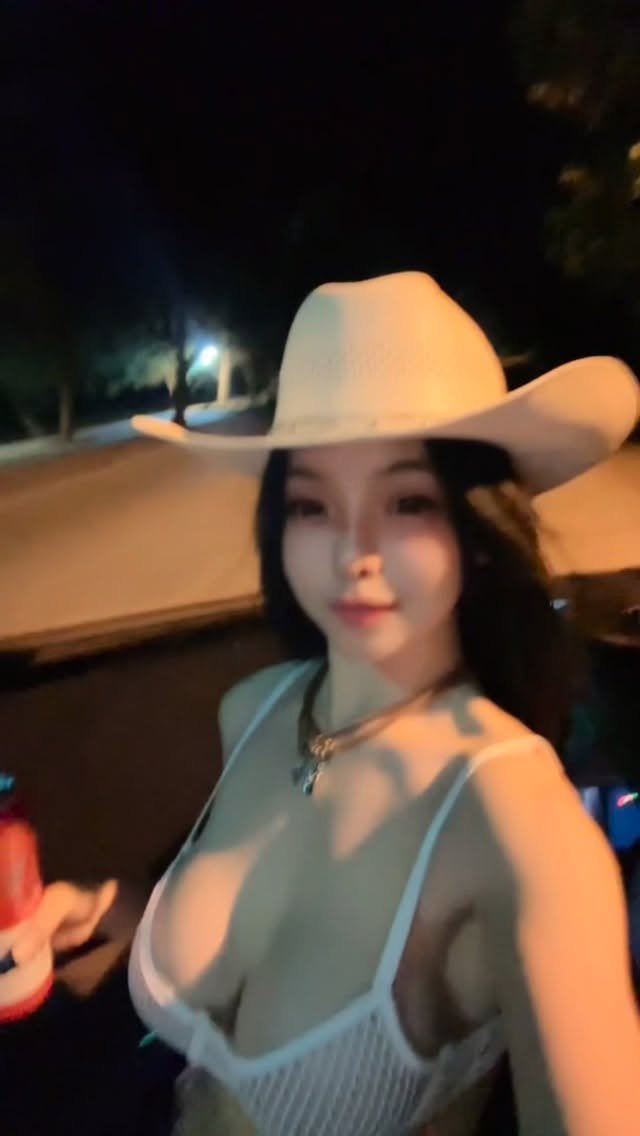 aine_boahancock 게시물 이미지: is this love 🌊🤠