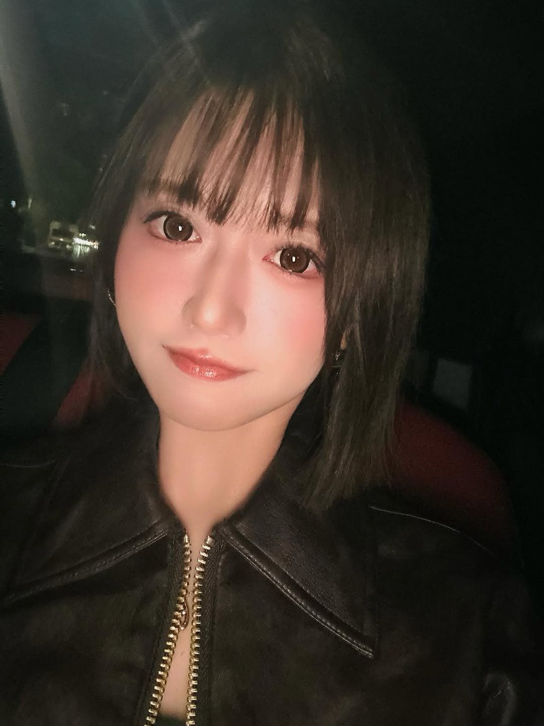 Photo by 希島あいり / Airi Kijima 💐:*. on October 31, 2025. May be a selfie of one or more people, bangs, night and text.