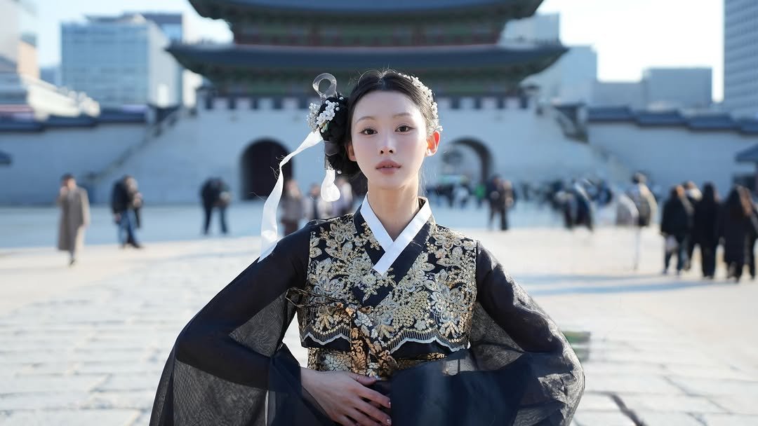 Photo by 차아정 | ajung on February 15, 2026. May be an image of Gyeongbokgung Palace and text.