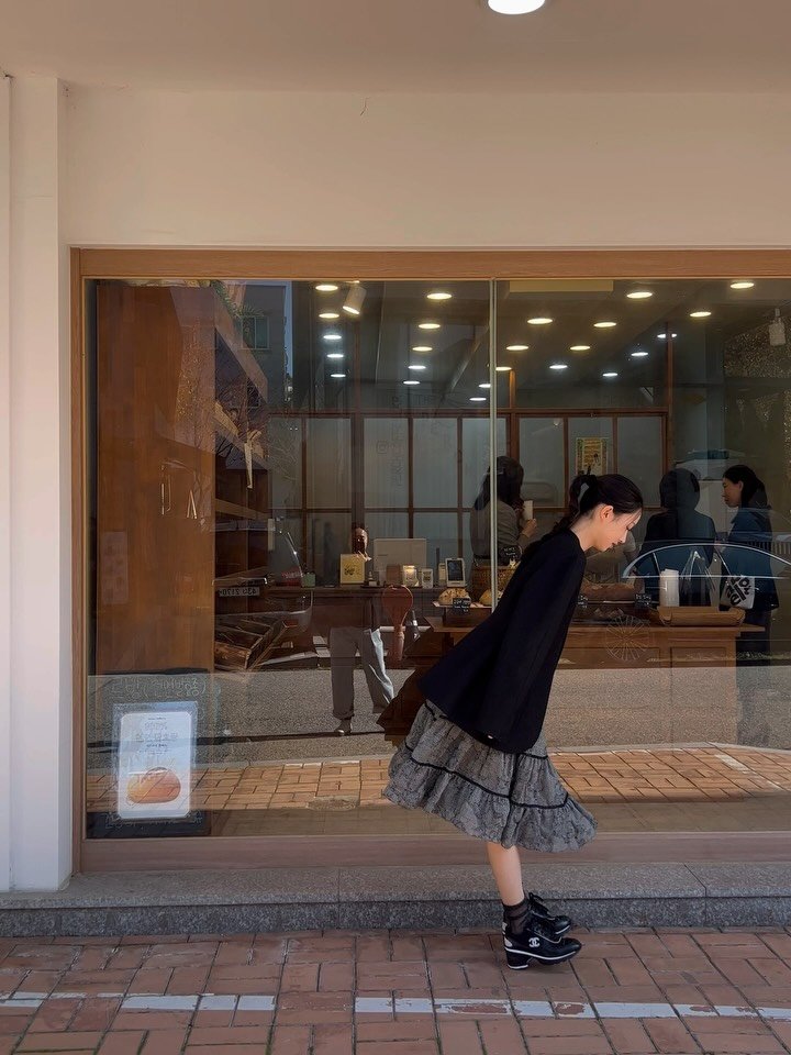 aj_xung 게시물 이미지: 엄마아빠가 찍어준 내 사진은 신나서 한시도 가만있지 못하는 모습 뿐 ㅋㅋ
오늘은...