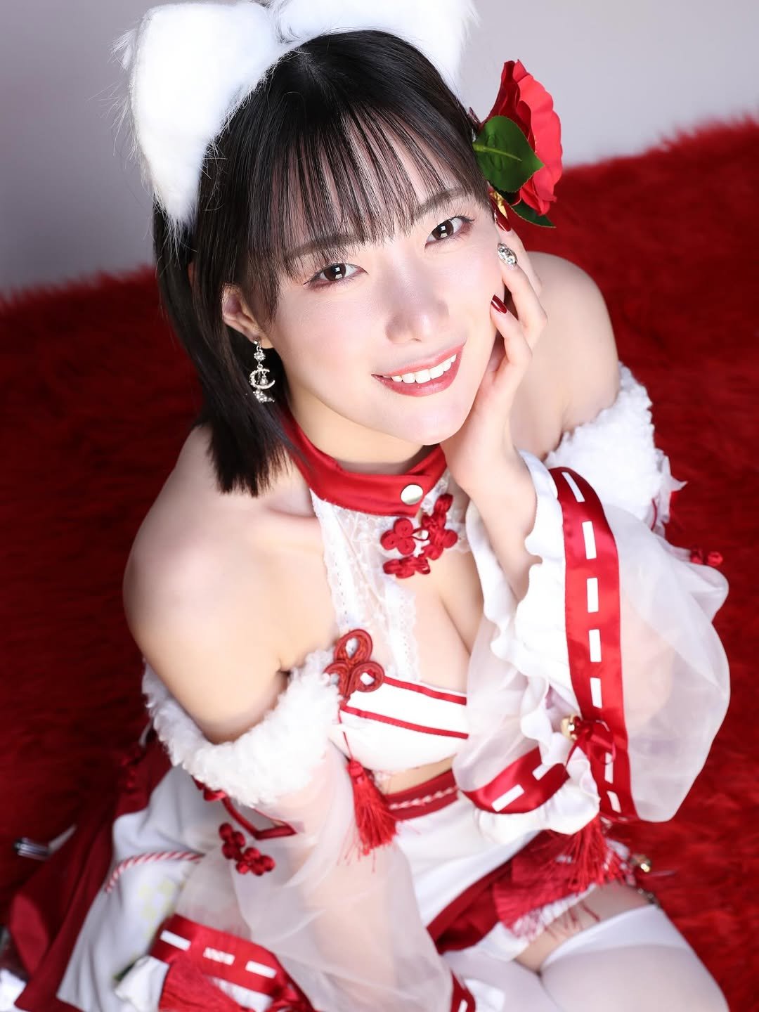 Photo by 美谷朱音（元美谷朱里） on December 31, 2025. May be an image of bath robe, costume and text.