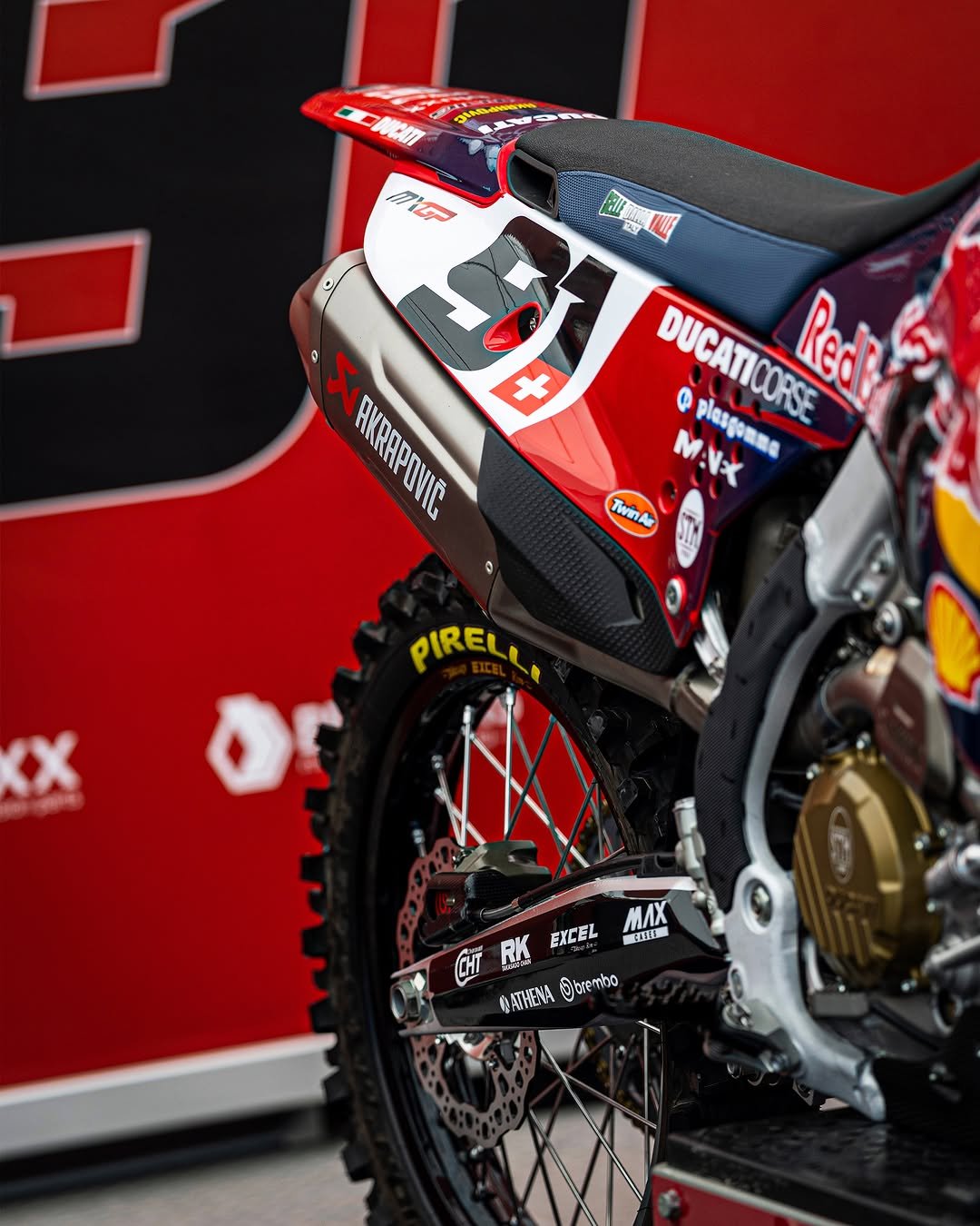 akrapovic 게시물 이미지: Ready to break the silence. #MXGPFrance