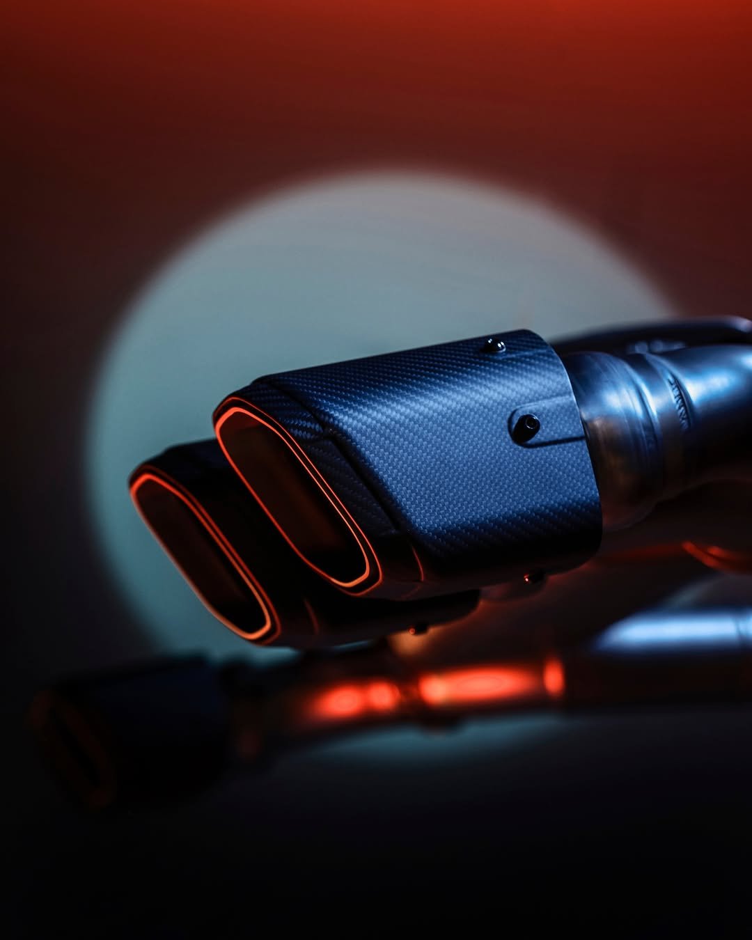 akrapovic 게시물 이미지: Crafted to awaken the senses.

#BMW...