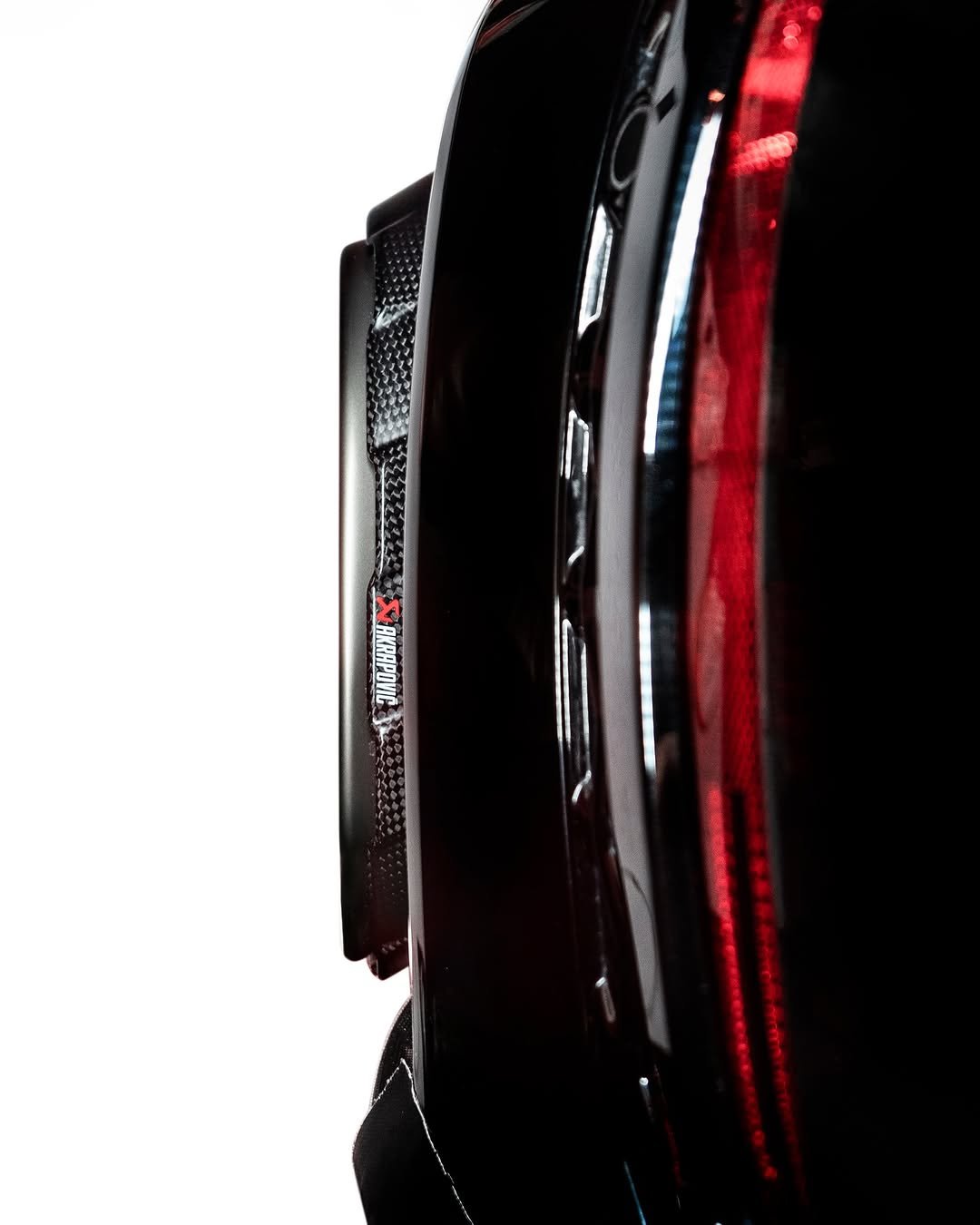 akrapovic 게시물 이미지: Even from this angle, you can tell it didn’t...