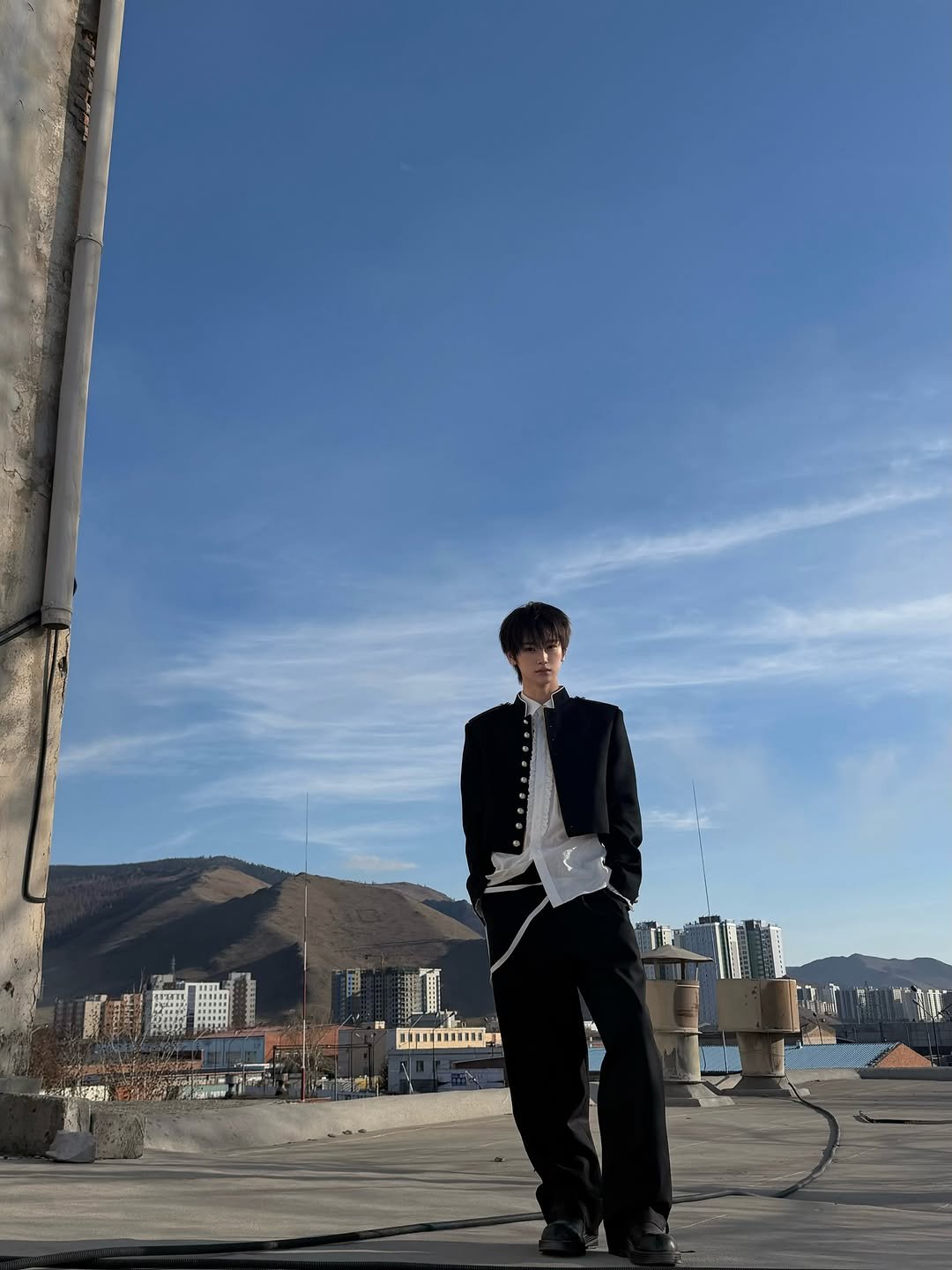 ald1.official 게시물 이미지: Maybe the sky understands the things I never...
