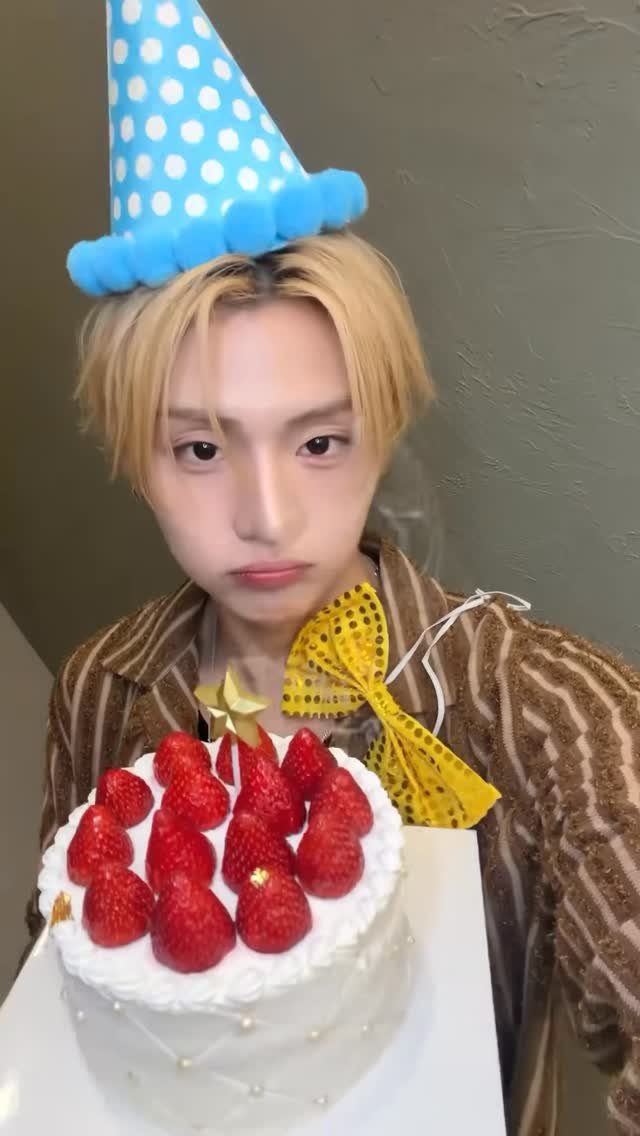 ald1.official 게시물 이미지: 𝙏𝙤𝙙𝙖𝙮 𝙞𝙨 𝙢𝙮 𝙗𝙞𝙧𝙩𝙝𝙙𝙖𝙮!(❀❛ ֊...