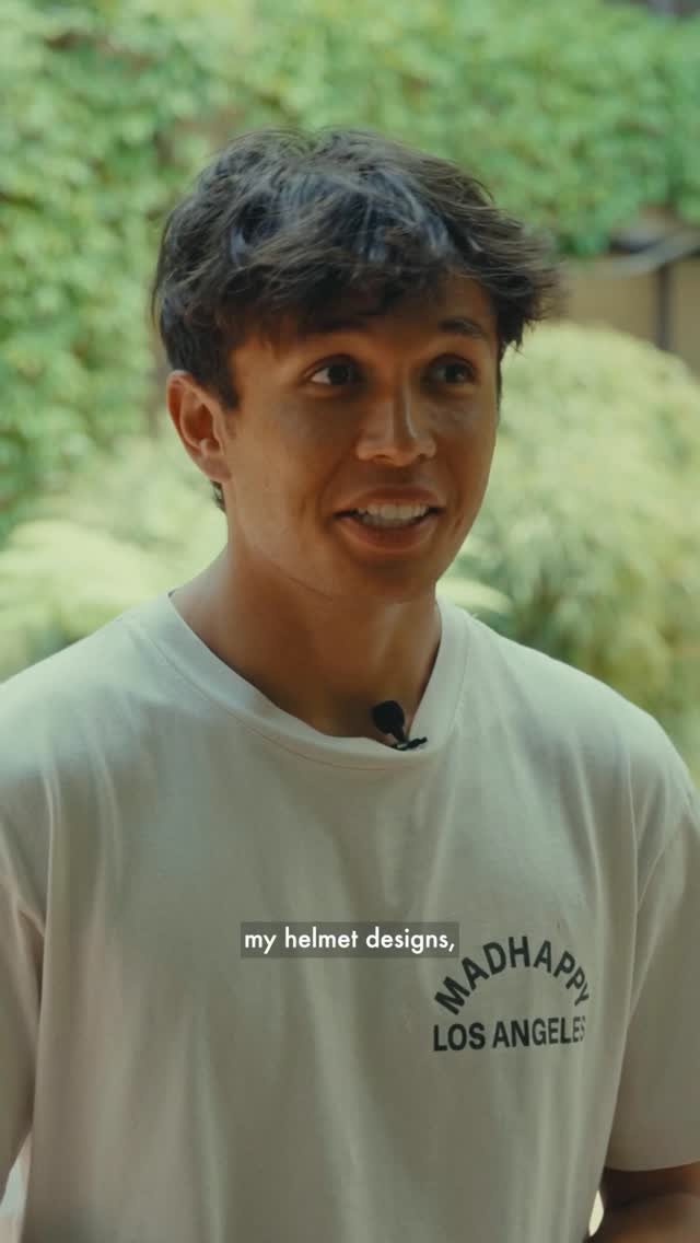 alex_albon 게시물 이미지: Getting my creative juices flowing thanks to @adobe 🍊