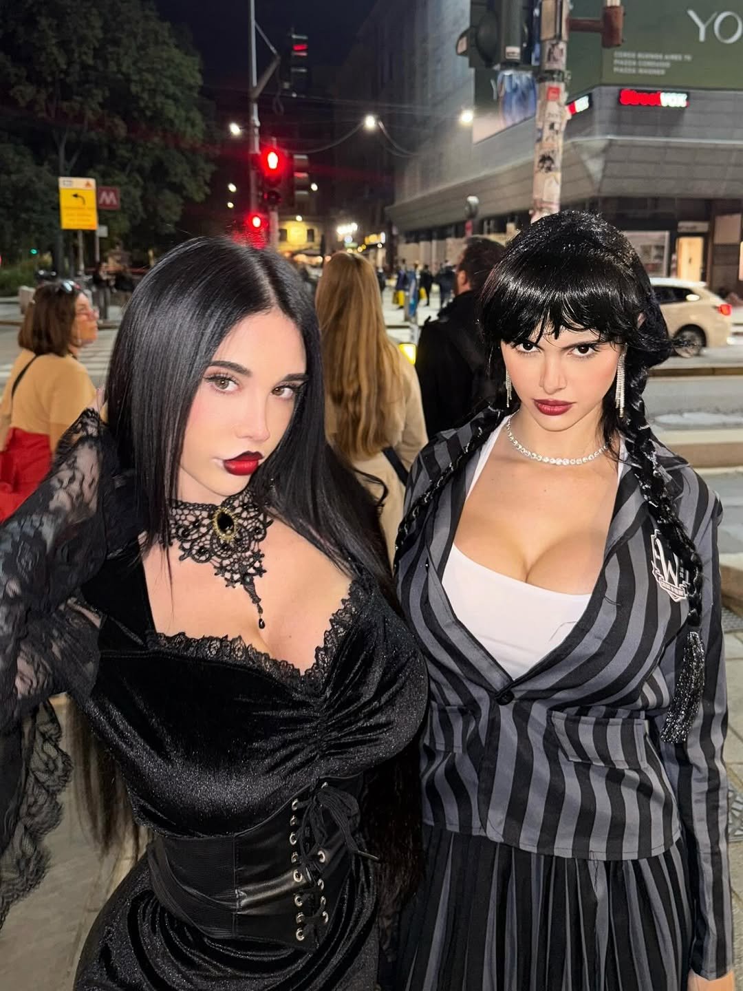 Photo shared by ALEX MUCCI on October 09, 2025 tagging @alex_mucci, and @vismaramartina. May be an image of 3 people, makeup, fishnet stockings, costume and text.