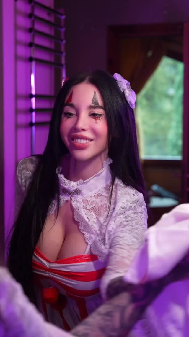 alex_mucci 게시물 이미지: This trend, but Halloween edition🎃