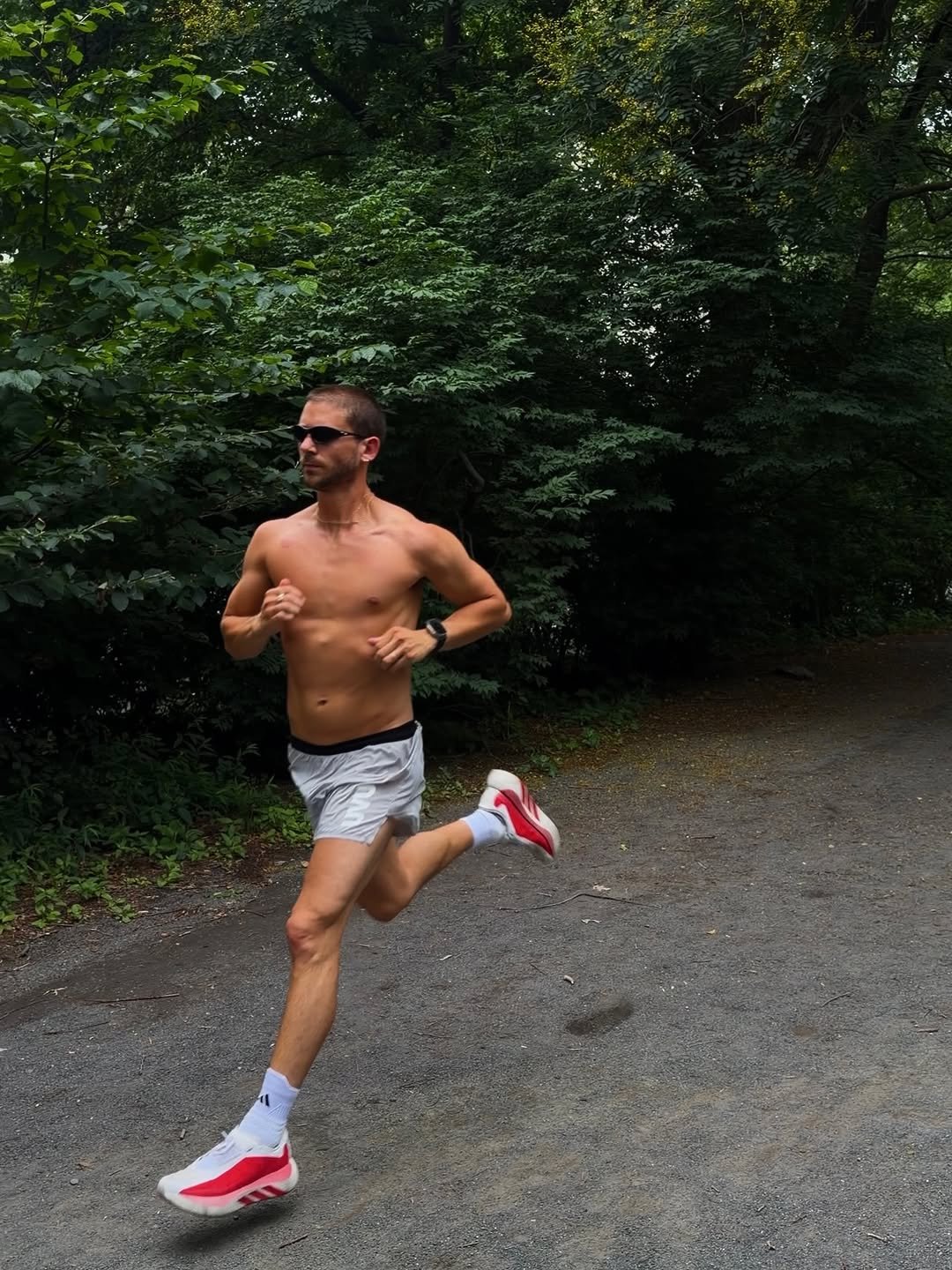 alexrosenfitness 게시물 이미지: black tie summer🪽

-

-
#adidasrunning...