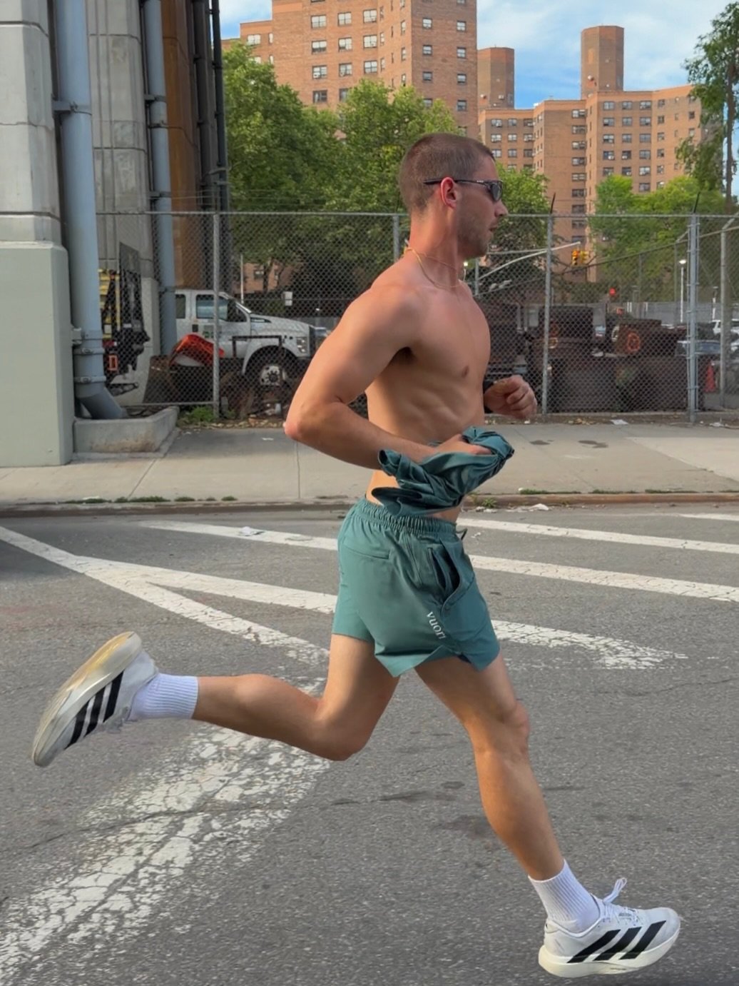 alexrosenfitness 게시물 이미지: summer evening miles in @vuoriclothing 🪽
#vuoripartner