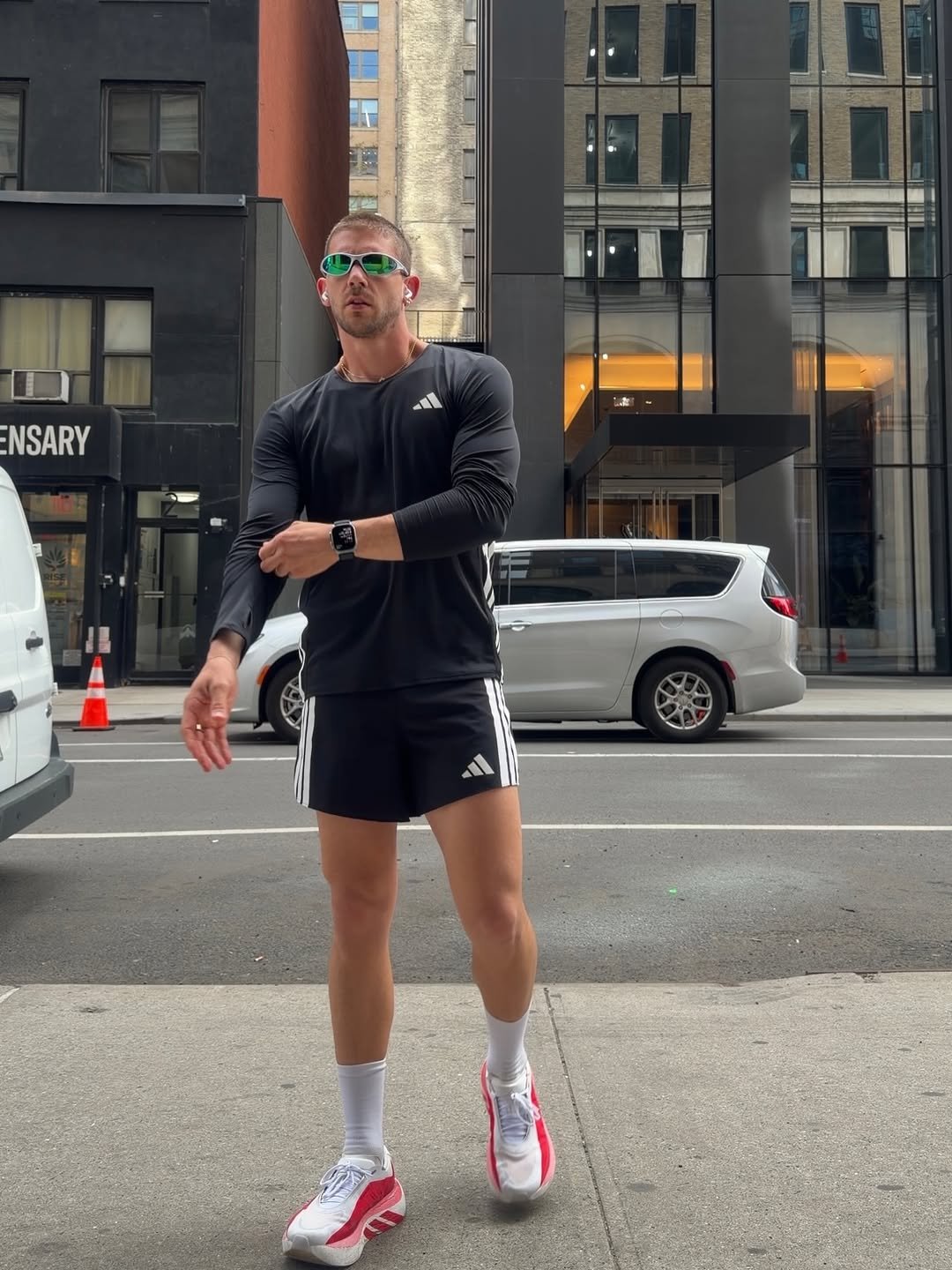 alexrosenfitness 게시물 이미지: on the road, in the gym and in the...