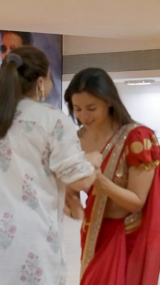 aliaabhatt 게시물 이미지: Reliving these memories and my heart is soooo...