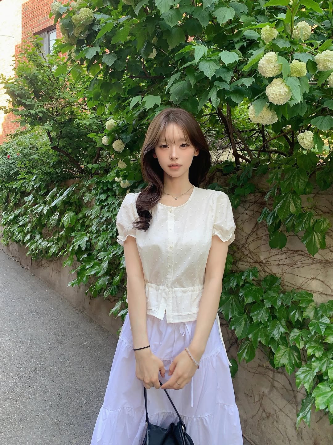 alisswlle 게시물 이미지: 날씨 조은날엔 북촌으로 달려가기..메모🌳