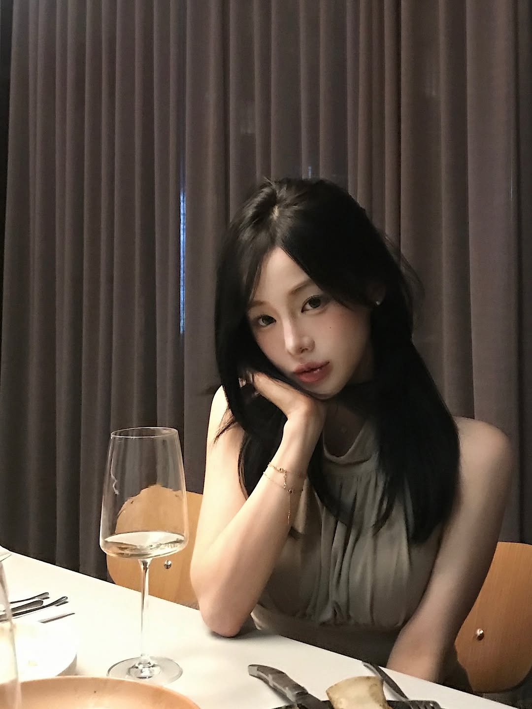 Photo by 다영 ALLZEROK on December 31, 2025. May be an image of one or more people, hair and text.