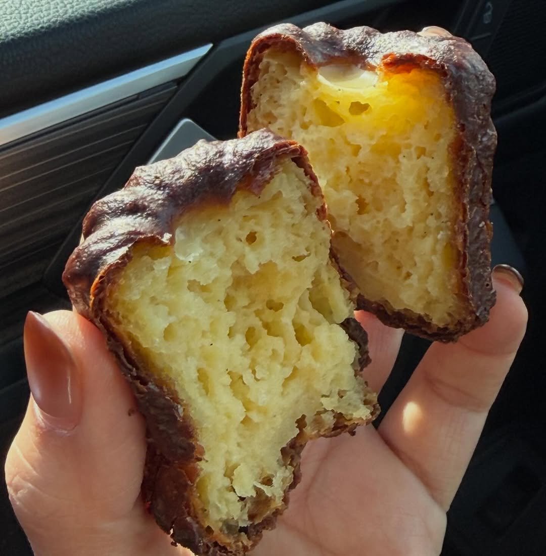 Photo by 올데이바닐라빈🌱 on January 29, 2026. May be an image of coconut macaroon, eclair and text.