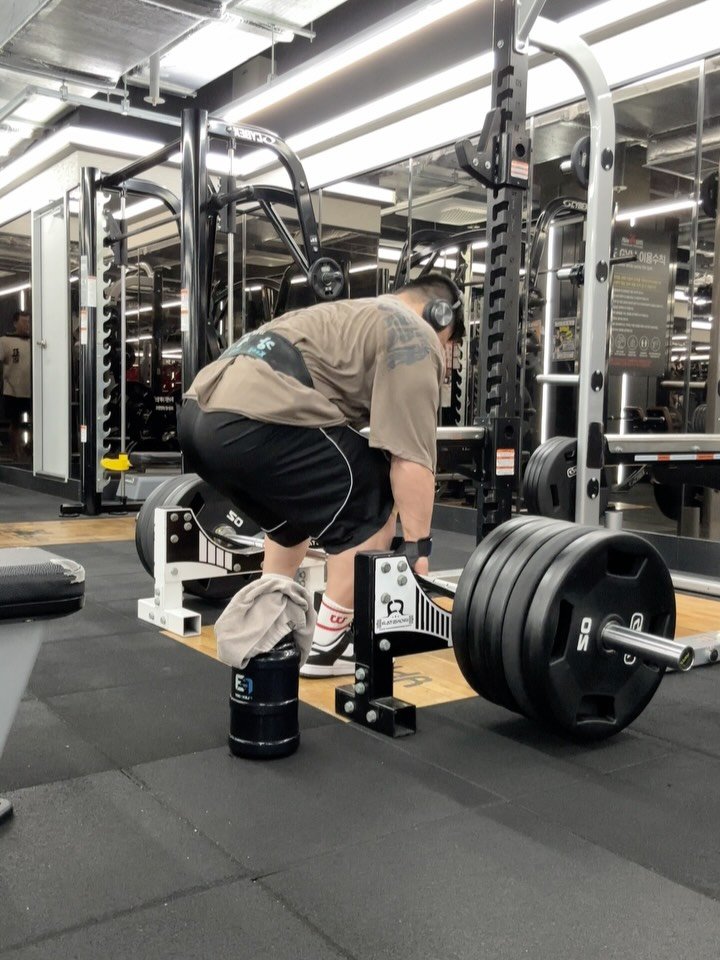 allin_212ifbbpro 게시물 이미지: Leg day🔥
@massmonster_procoach @hellsik_...