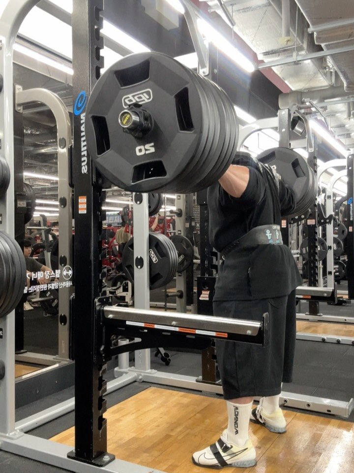 allin_212ifbbpro 게시물 이미지: Leg day
Squat 300kg x 1 220kg x 12
Pendulum...