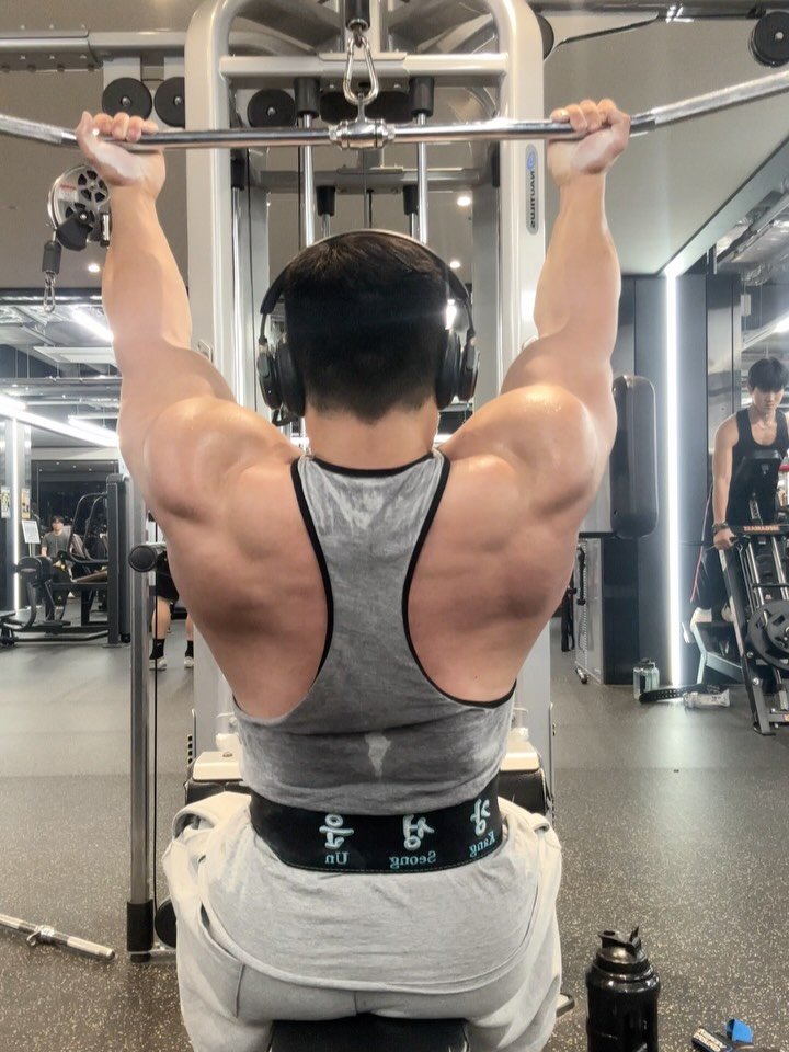 allin_212ifbbpro 게시물 이미지: Back workout🔥

@rednutrition_kr 운동 부스터 할인코드:...