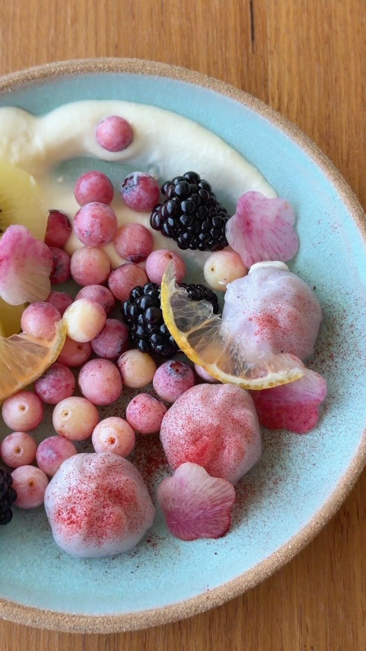 allyqueeks 게시물 이미지: It’s pink blueberry season 🌝💕 #dessert #fyp...