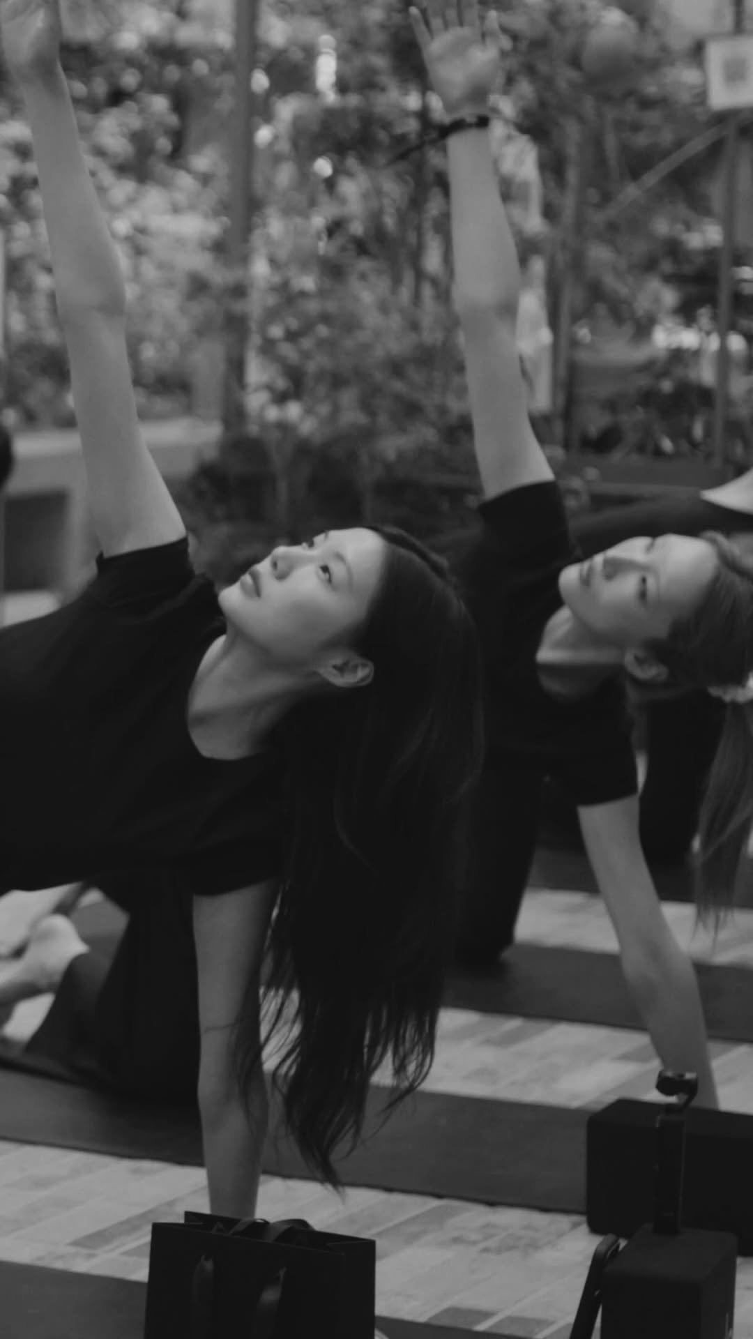 aloseoul 게시물 이미지: This is how we practice presence....