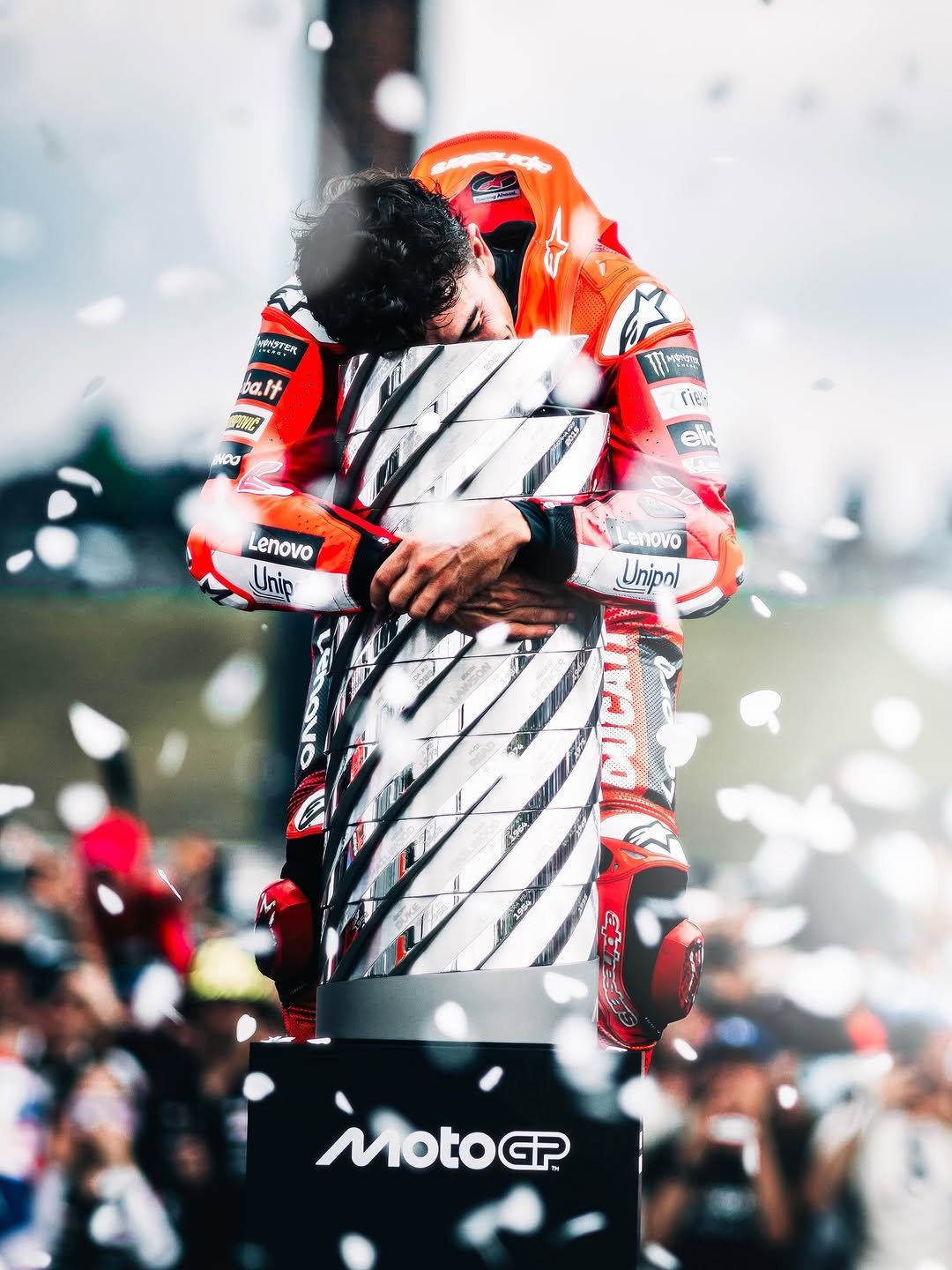 Photo shared by Alpinestars on November 26, 2025 tagging @motogp, and @marcmarquez93. May be an image of ‎motorcycle and ‎text that says '‎YASTER ba.it 海形 Μα 山 ة Lenovo Unip Cnp Lenovo Lenovo Unipnl Unipol MOtOGP‎'‎‎.