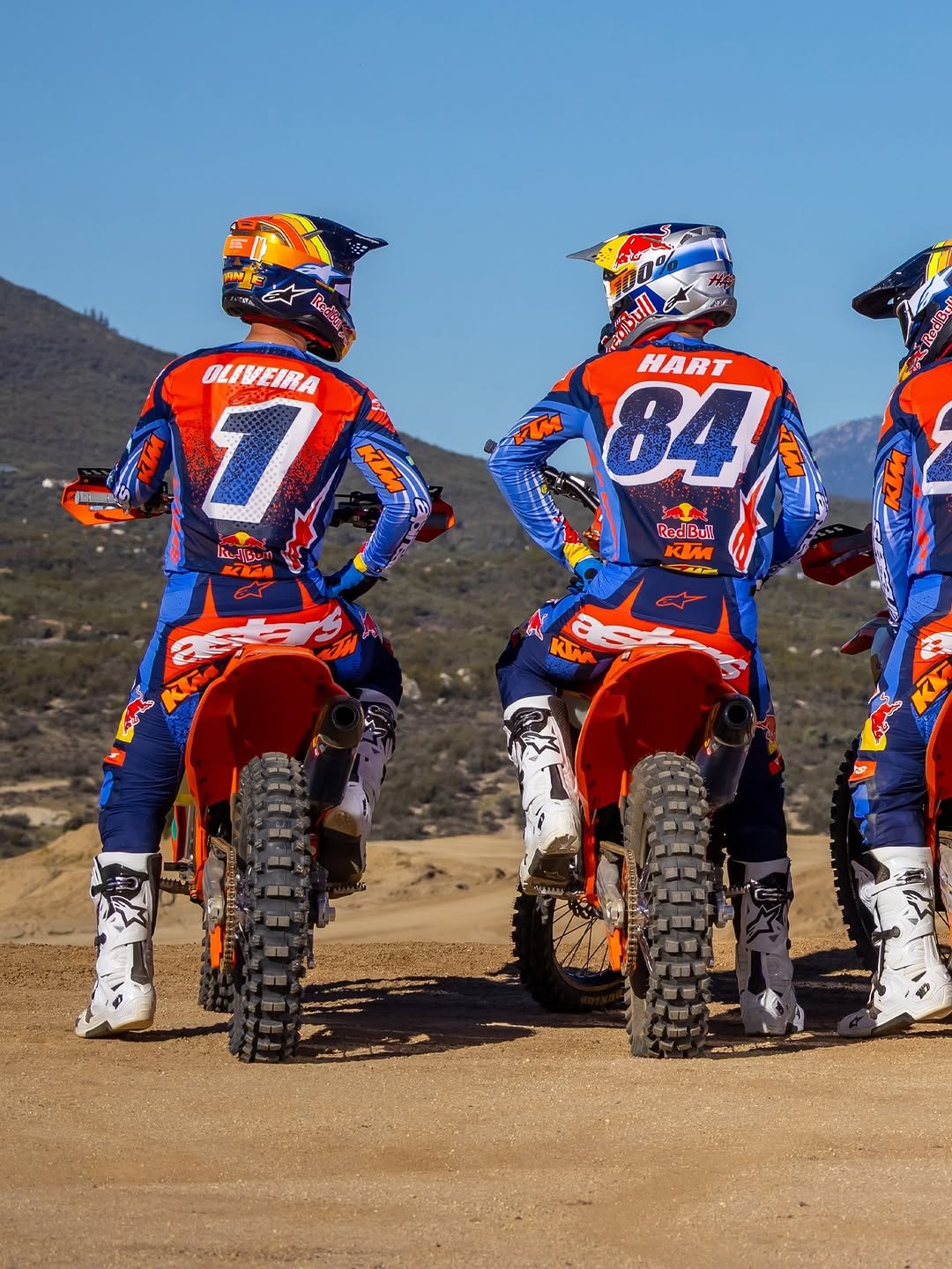 Photo shared by Alpinestars MX and Off-Road on January 01, 2026 tagging @cudby, @ktmusa, @trystanhart84, and @dante356_. May be an image of racing vehicles, dirt bike, motorcycle, helmet and text that says 'PIN H OLIVEIRA 7 RedB Parbull HART TM 84 อินด RedBul KM Sr KM'.