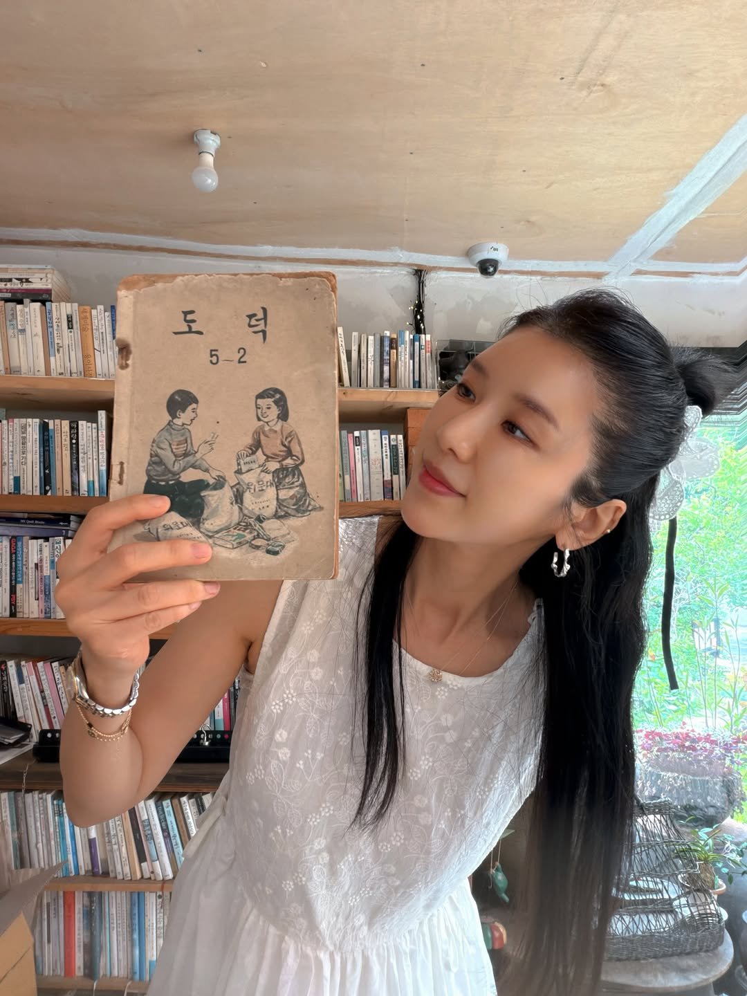 alyn_view 게시물 이미지: .
#감사한하루
귀한 글씨로 이름들을 받고 
통로로 글을 읽고 맘이...
