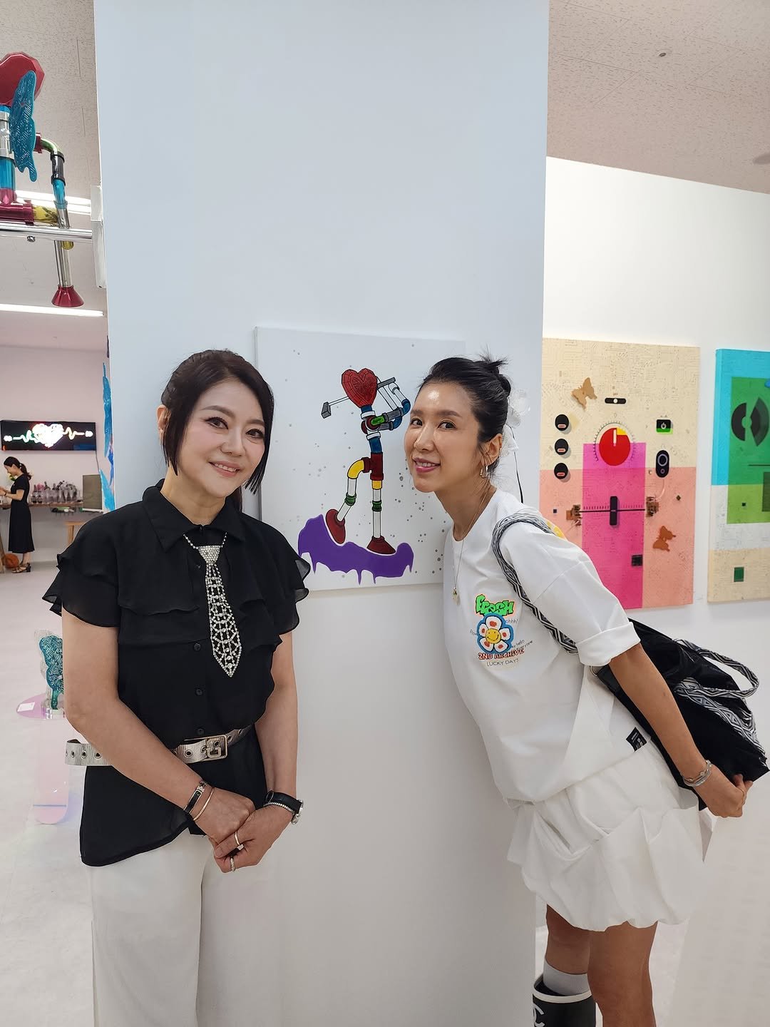 alyn_view 게시물 이미지: .
볼때마다 멋있는 @baesooyoung_artist 언니 전시회
이번엔 저...