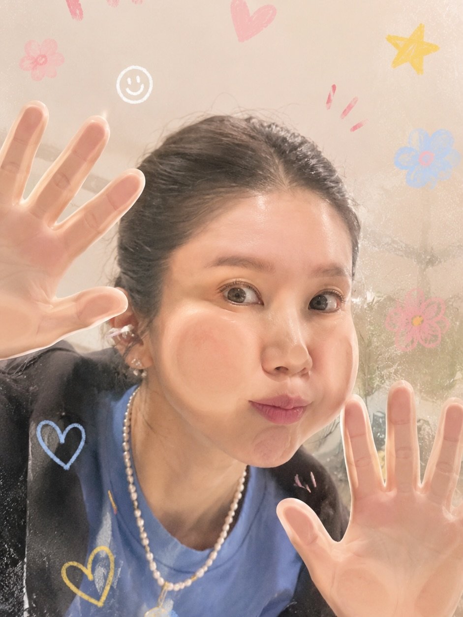 alyn_view 게시물 이미지: .
애기사진은 귀엽더니 어른은 웃겨진 볼빵빵사진이군..
김치나 담자~
알타리 무...