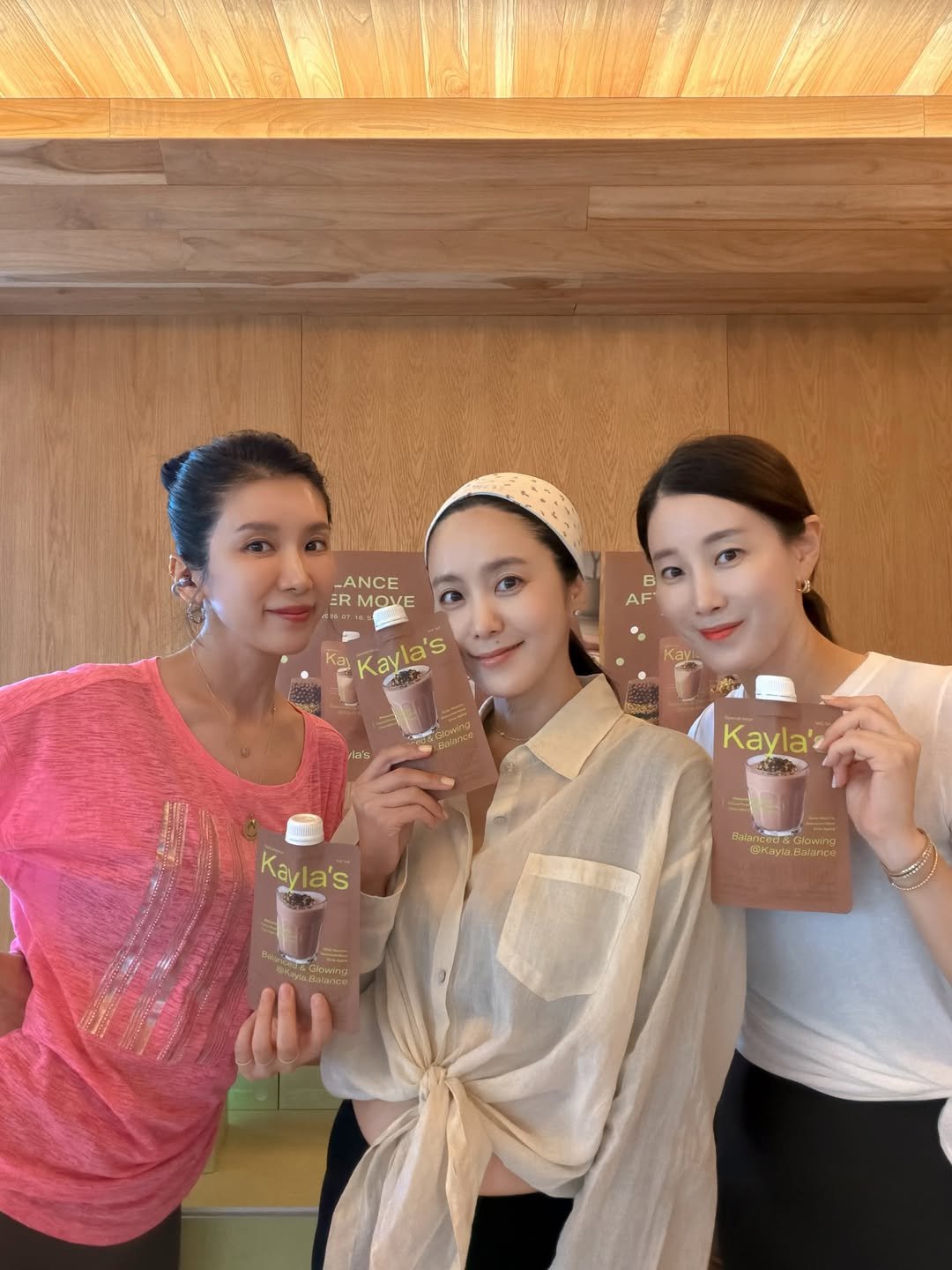 alyn_view 게시물 이미지: .
오른쪽 어깨 석회치료를 했음에도 통증은 더 심해지는데
어깨를 안움직이면 굳을수도...