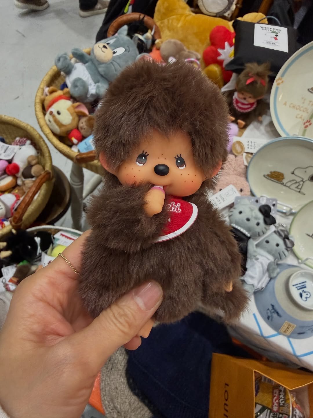 Photo by 김 아린 아린뷰 (alyn_view) on December 18, 2025. May be an image of bear, toy and text.