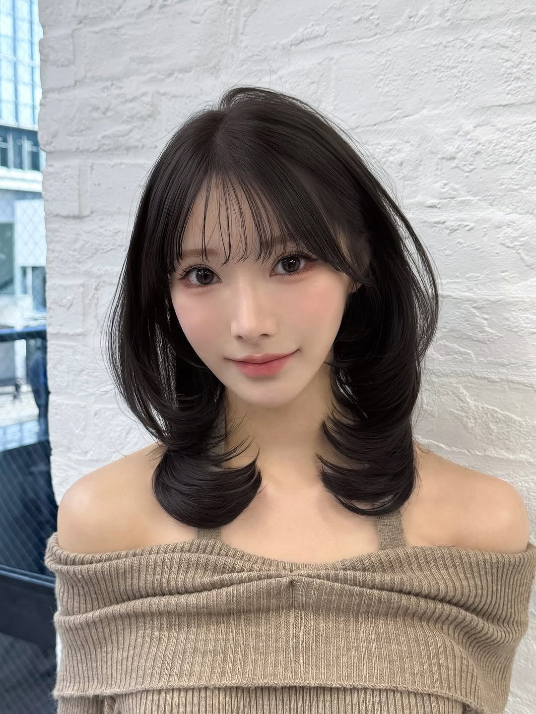 Photo shared by 顔周りカット/前髪/レイヤーカット/表参道/高島大登 on November 16, 2025 tagging @mel1210_. May be an image of one or more people, braids, bangs and text.