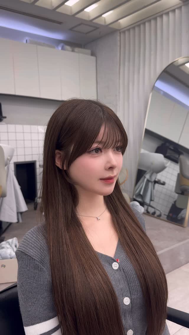 amatokyo_hiroto 게시물 이미지: 似合う髪型がわからない
横顔が可愛くならない
顔周りが割れるなどのお悩み改善します🩵

しっか...