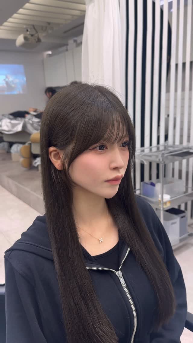 amatokyo_hiroto 게시물 이미지: 似合う髪型がわからない
横顔が可愛くならない
顔周りが割れるなどのお悩み改善します🩵

しっか...