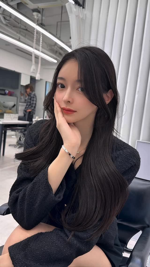 amatokyo_hiroto 게시물 이미지: 似合う髪型がわからない
横顔が可愛くならない
顔周りが割れるなどのお悩み改善します🩵

しっか...