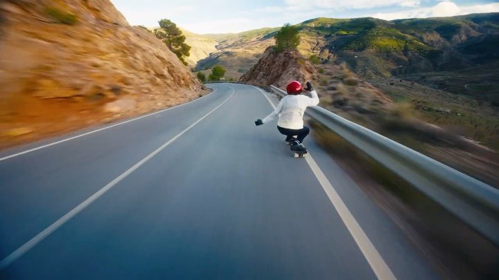 ambroisetrt 게시물 이미지: Tuck, Slide & Grip 💨

This road is insanely...