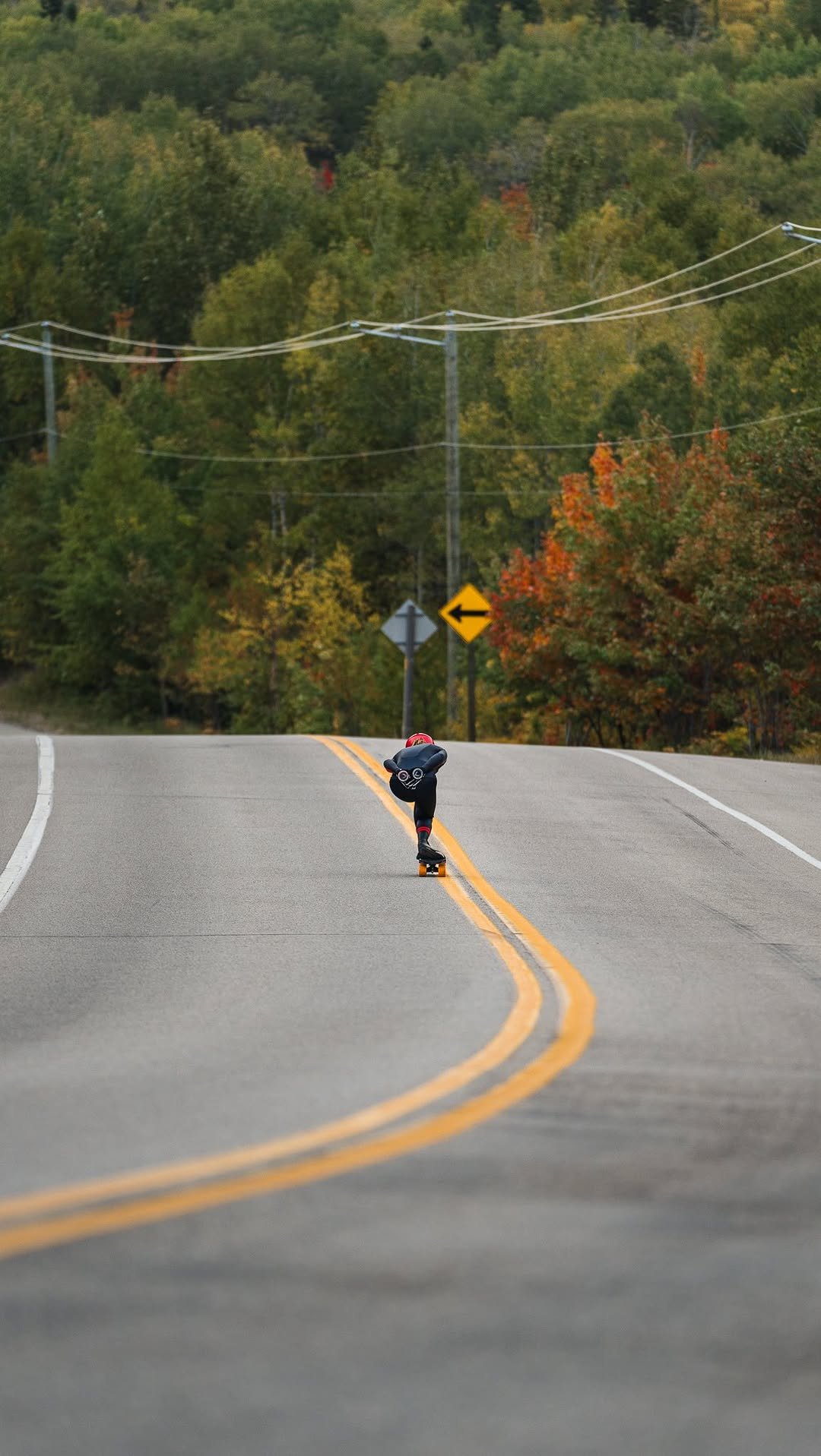 ambroisetrt 게시물 이미지: 132km/h on a skateboard ! 

Filmed by...