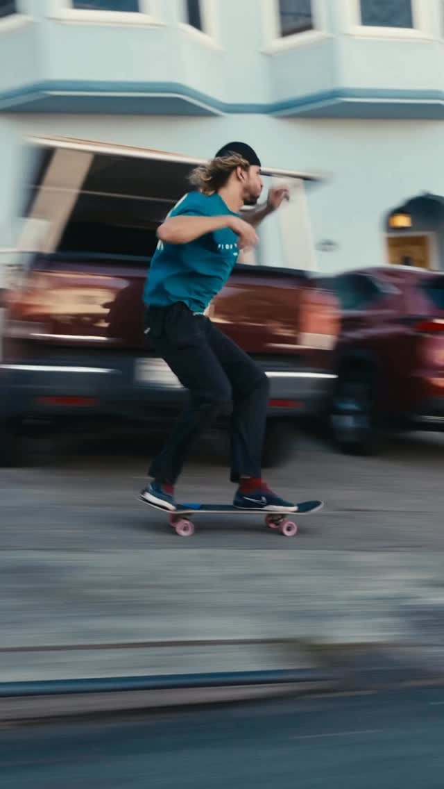 ambroisetrt 게시물 이미지: Trying to survive the sidewalks of San...