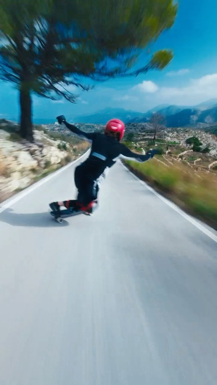 ambroisetrt 게시물 이미지: Almost crashed hard on that one ! 😮‍💨

This is...
