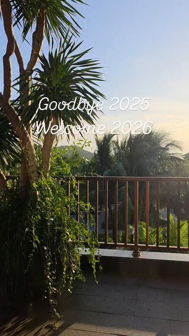 amimimom 게시물 이미지: 어느덧 2025년의 마지막 날이에요.
각자의 자리에서 참 애썼던 한 해였기를...