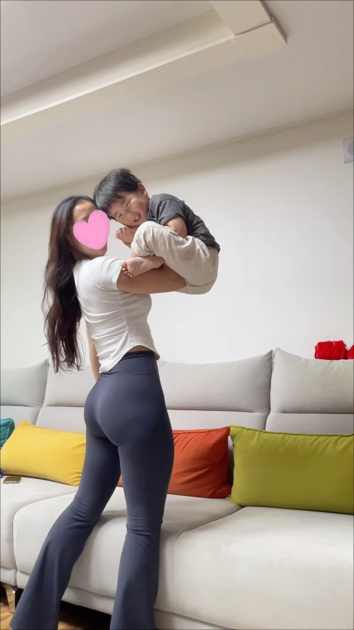 amo__hyunii 게시물 이미지: #운동하는엄마 

이럴려고 운동하는거 아닐까
예쁜엄마 말고 강력한 엄마가...