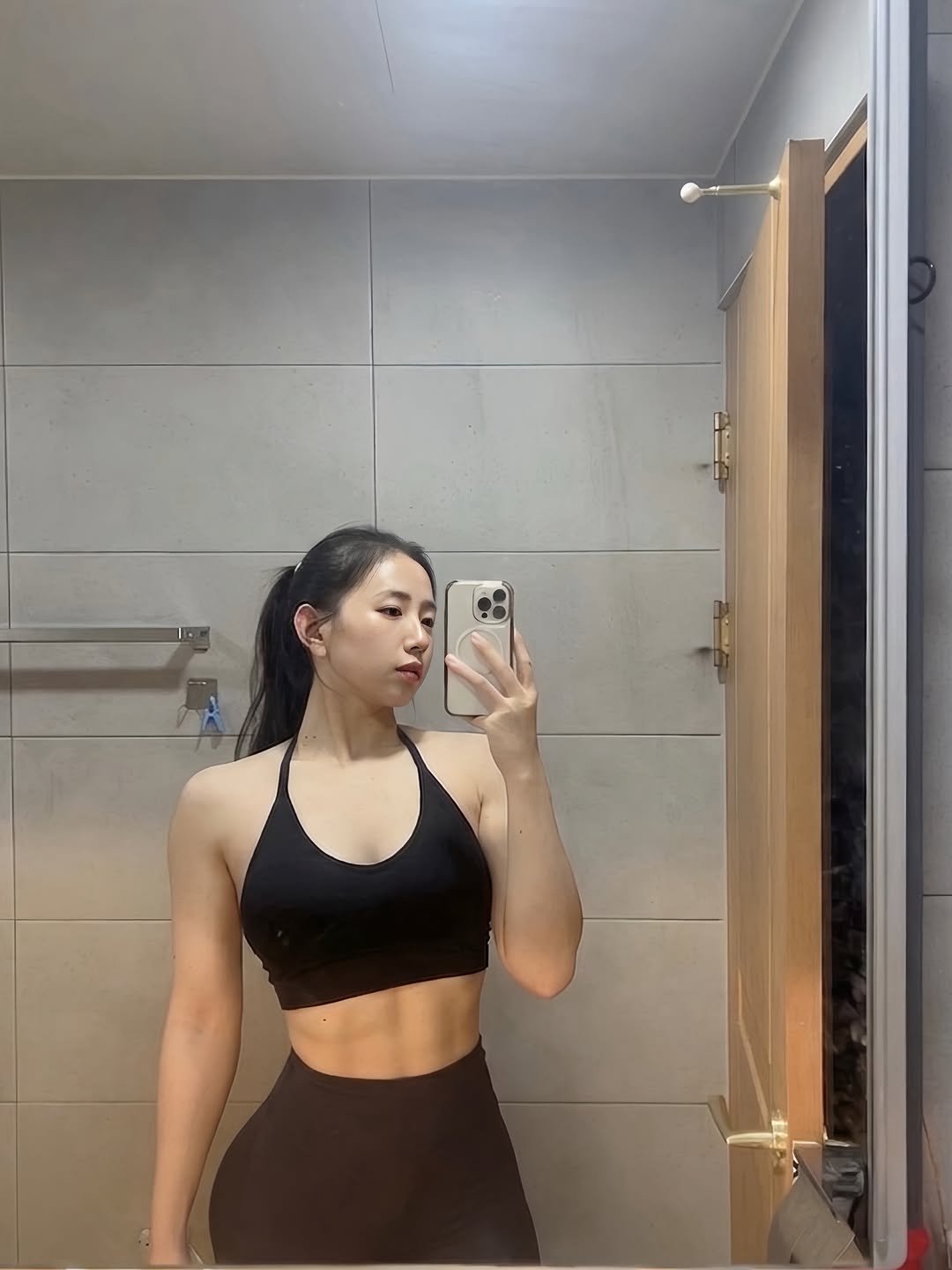 amo__hyunii 게시물 이미지: #daily 

요즘 내 의지대로 가능한건 몸 밖에 없음🙌🏻