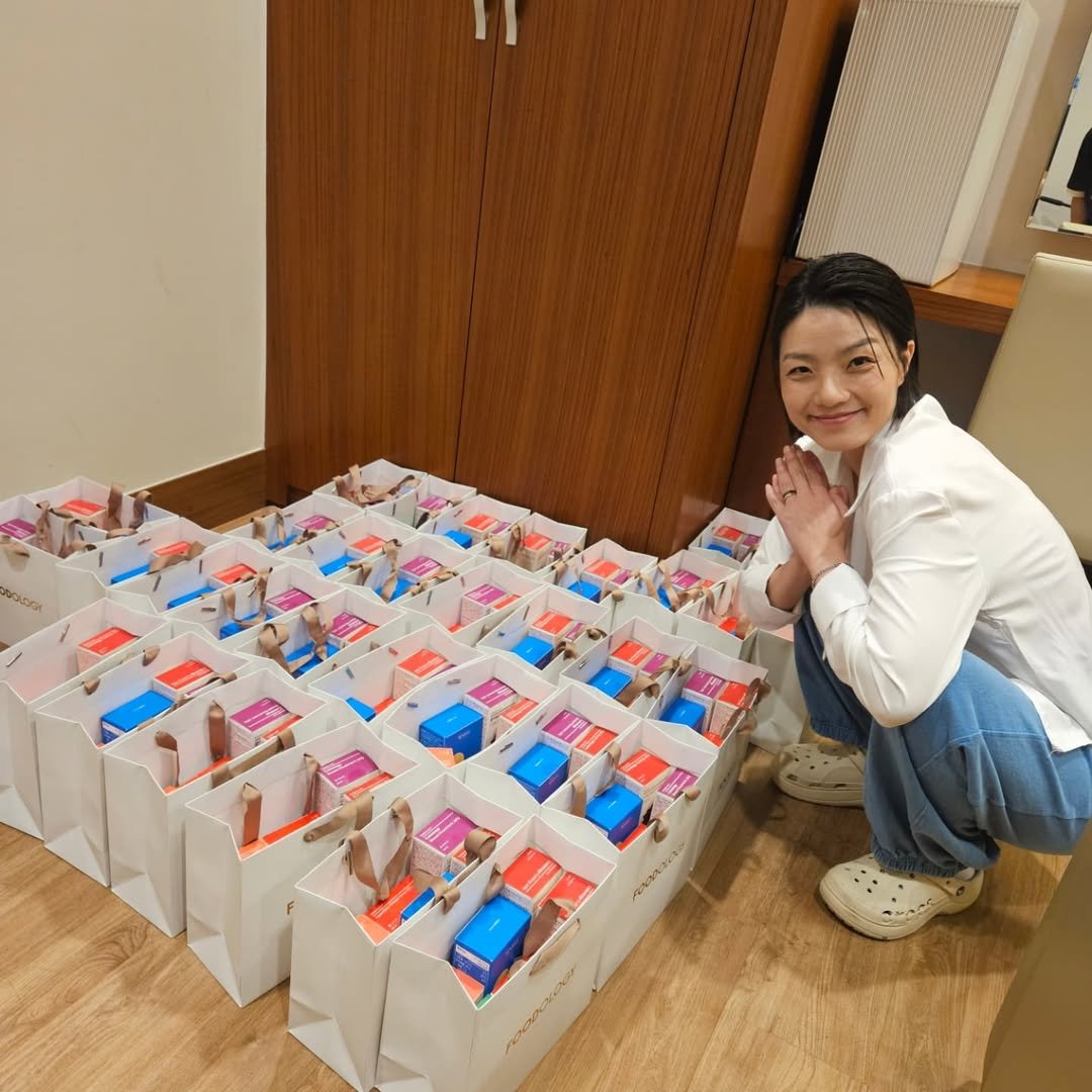 Photo by 안영미 on August 31, 2025. May be an image of 1 person, box, hamper, carton and text.