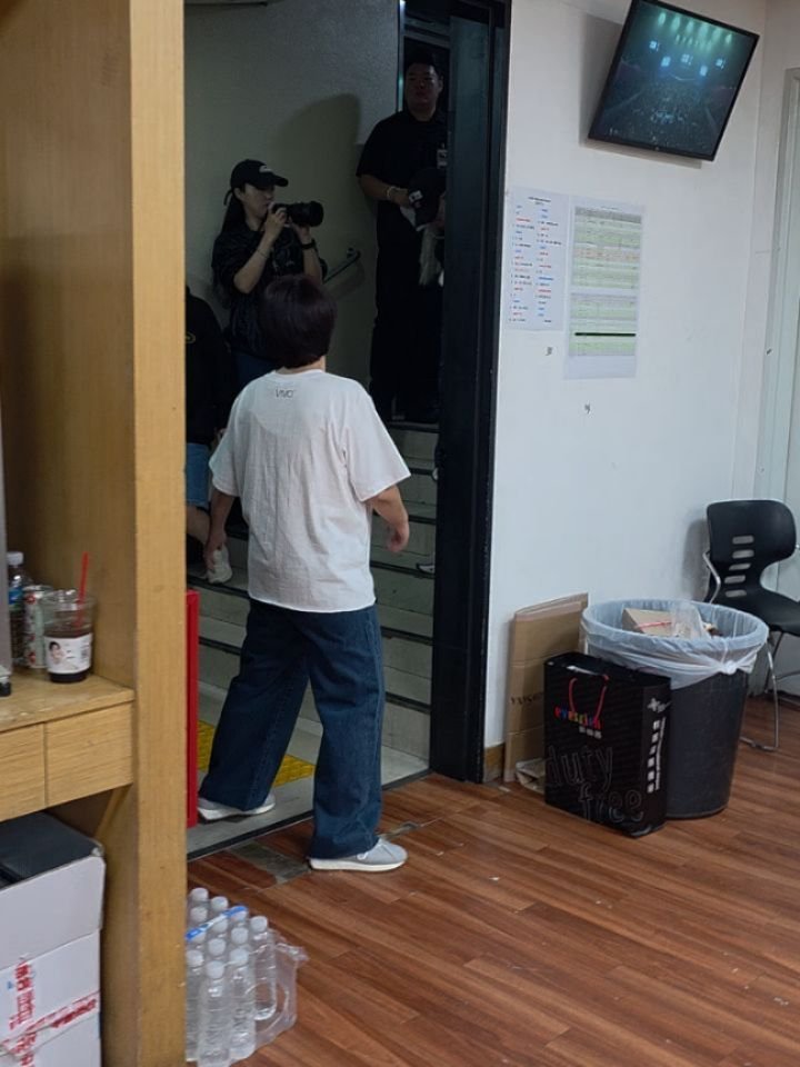 an_zzang 게시물 이미지: 2025년 비보쑈도 역쉬 찢고오신 울 슨배님들~👍
그나저나 우리 봉선요정님 응원봉...