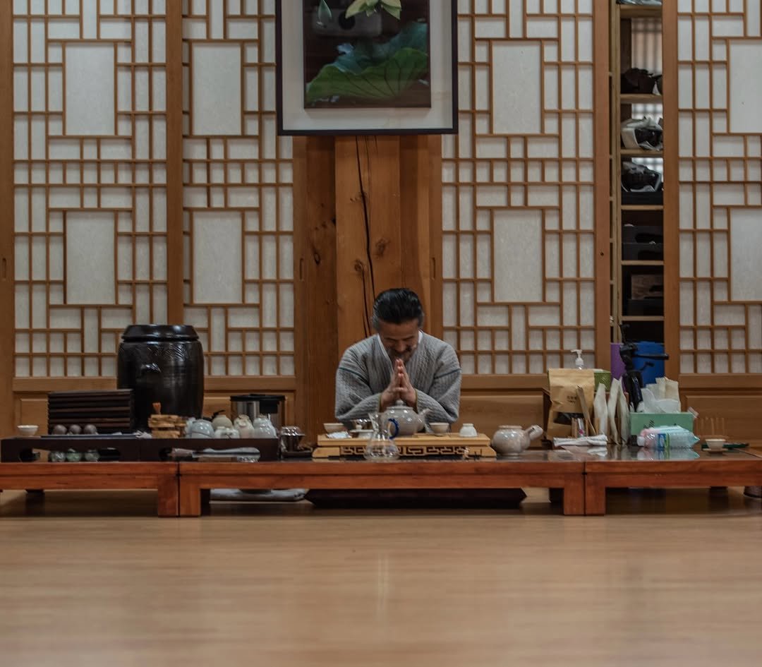 Photo by 아난드요가 in 아난드요가원 with @yogini_mina. May be an image of text.