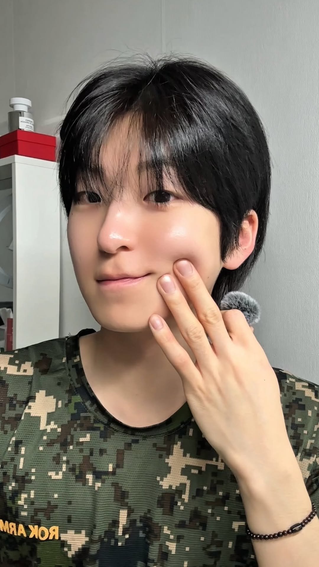 anchanhyeok 게시물 이미지: 간단하게 바르는데도 피부결은 좀 더 신경 쓰고 싶을 때 !!

VT 리들샷 포맨...