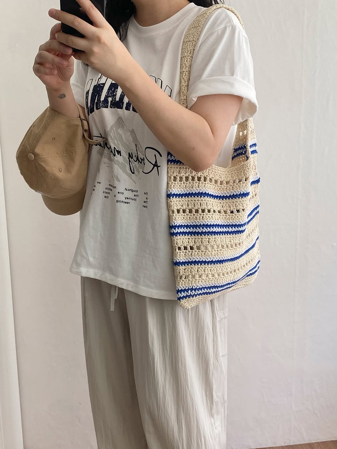Photo by 엔드데이 | 66-77사이즈 데일리룩 쇼핑몰 on July 23, 2025. May be an image of 1 person, drawstring and text.