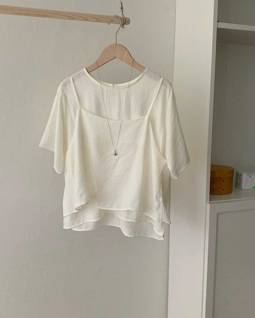 Photo by 엔드데이 | 66-77사이즈 데일리룩 쇼핑몰 on July 16, 2025. May be an image of clothes hanger, top and text.